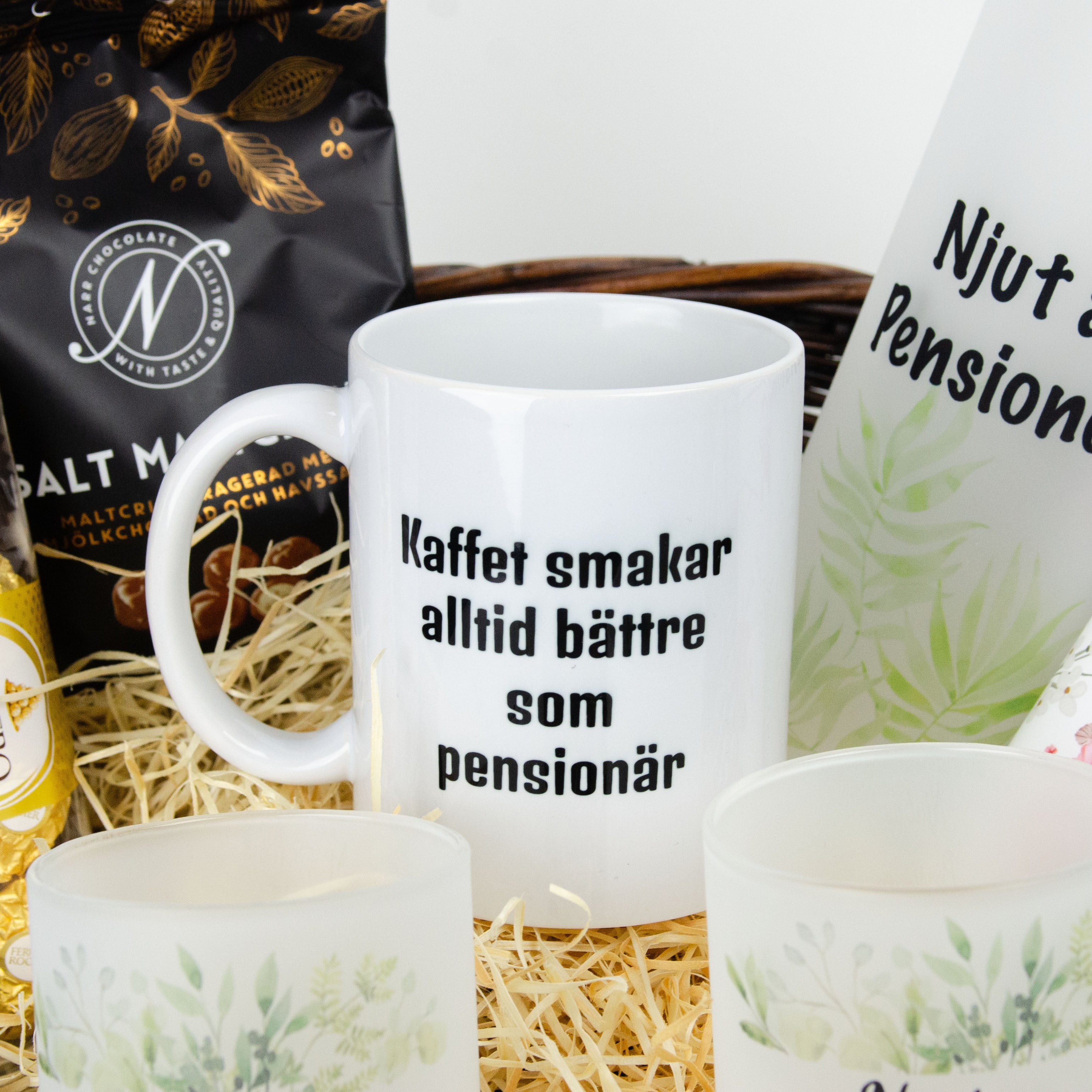 Presentkorg till pensionär | XL presentkorg | Njut av pensionen | 38 cm