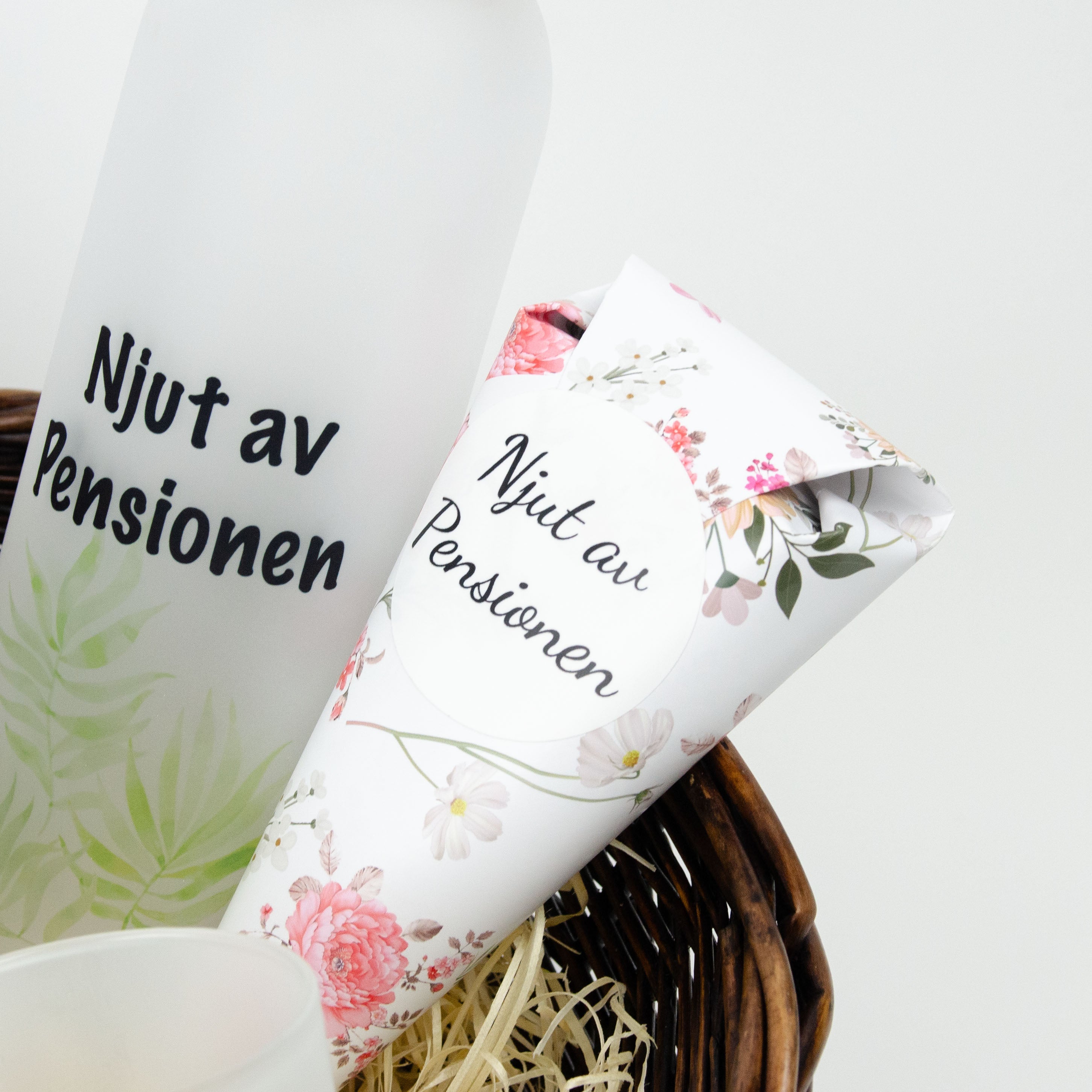 Presentkorg till pensionär | XL presentkorg | Njut av pensionen | 38 cm