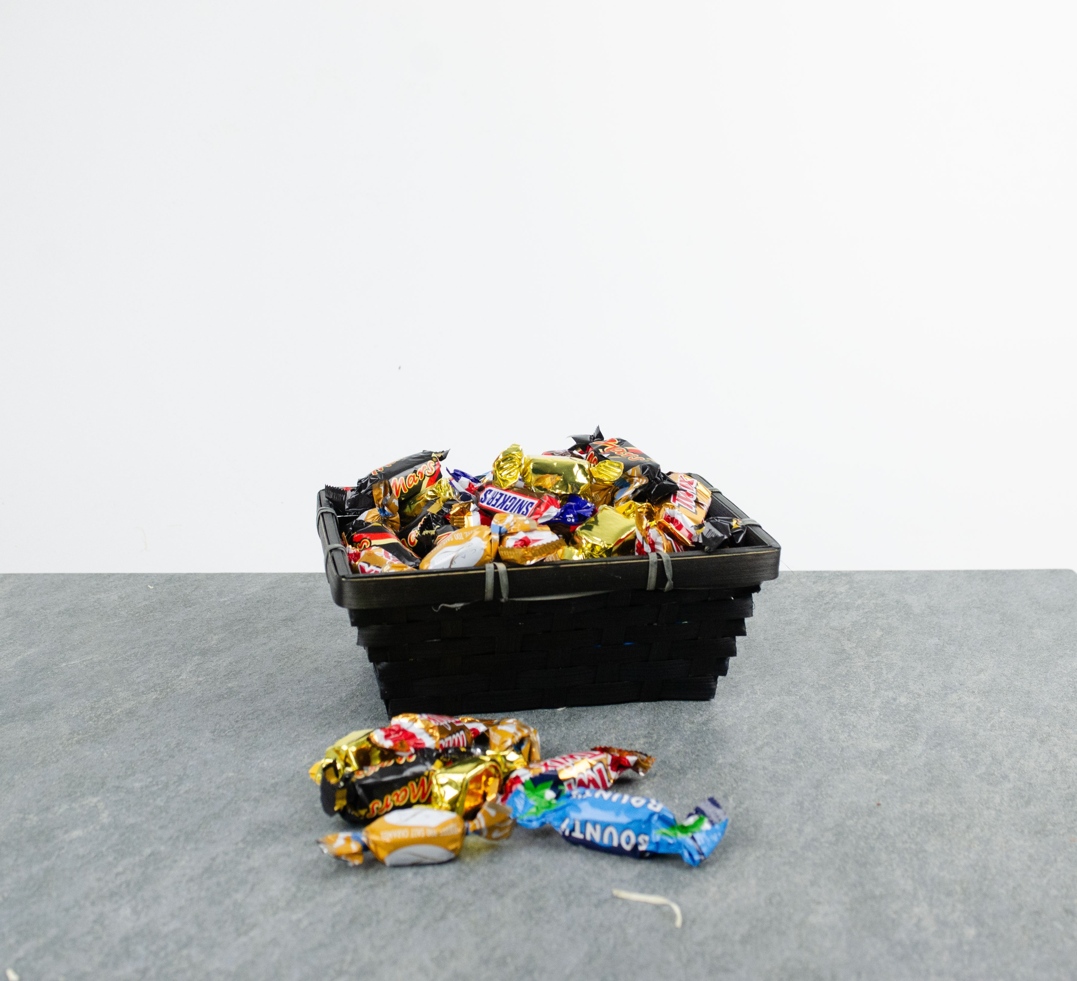 Liten presentkorg med Godis