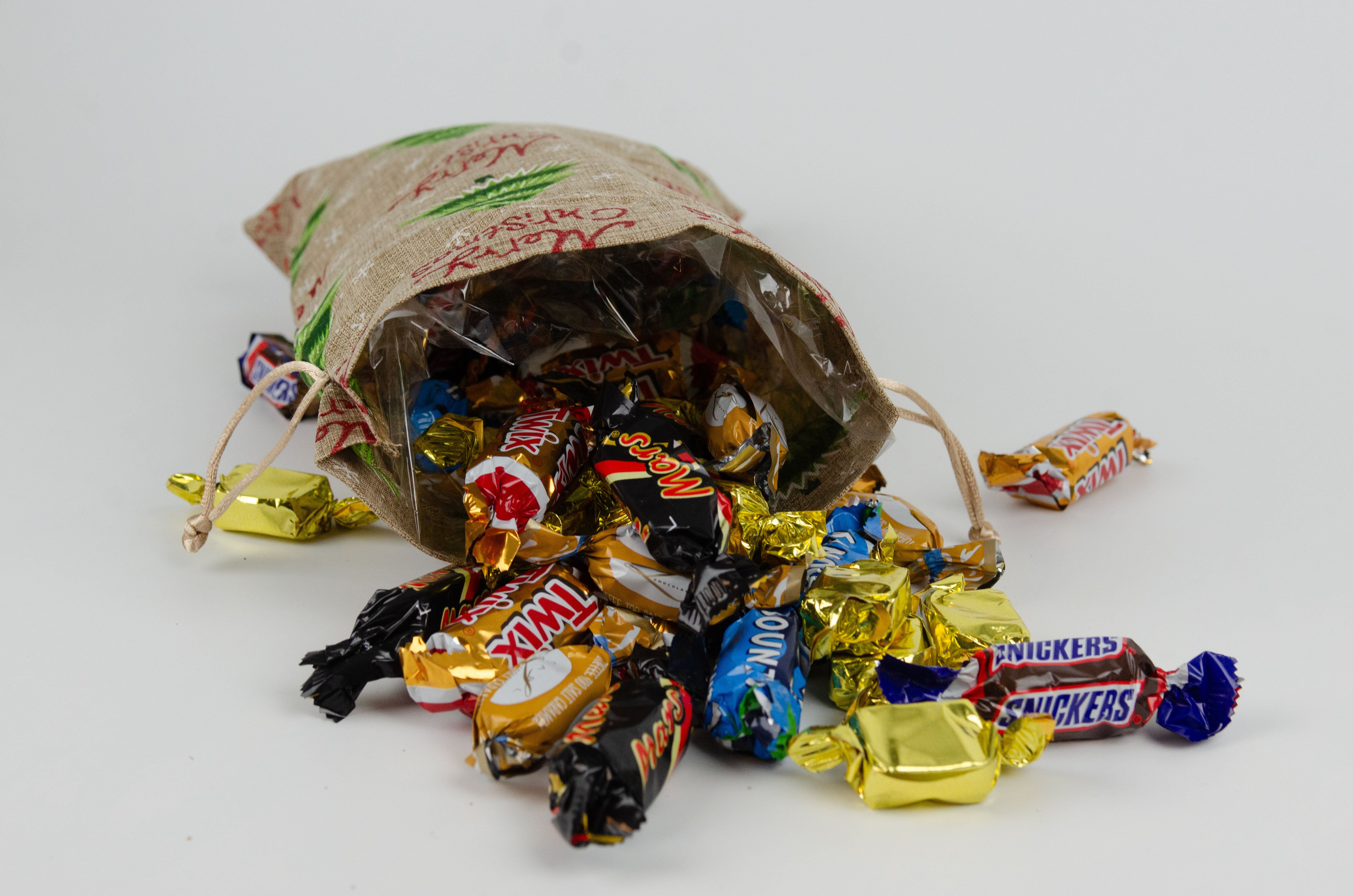 Godissäck ”Merry Christmas” med Godis 17×30 cm Jutesäck