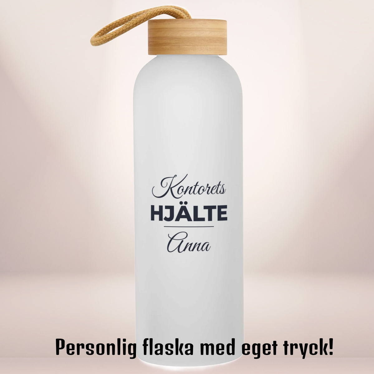 Kontorets hjälte | Personlig vattenflaska med eget tryck | Glasflaska | 750 ml