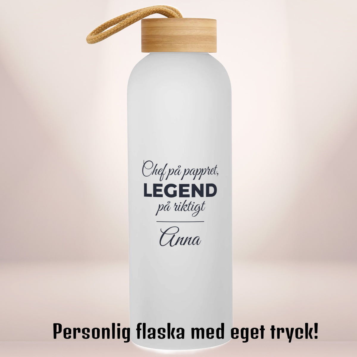 Chef på pappret, legend på riktigt | Personlig vattenflaska med eget tryck | Glasflaska | 750 ml