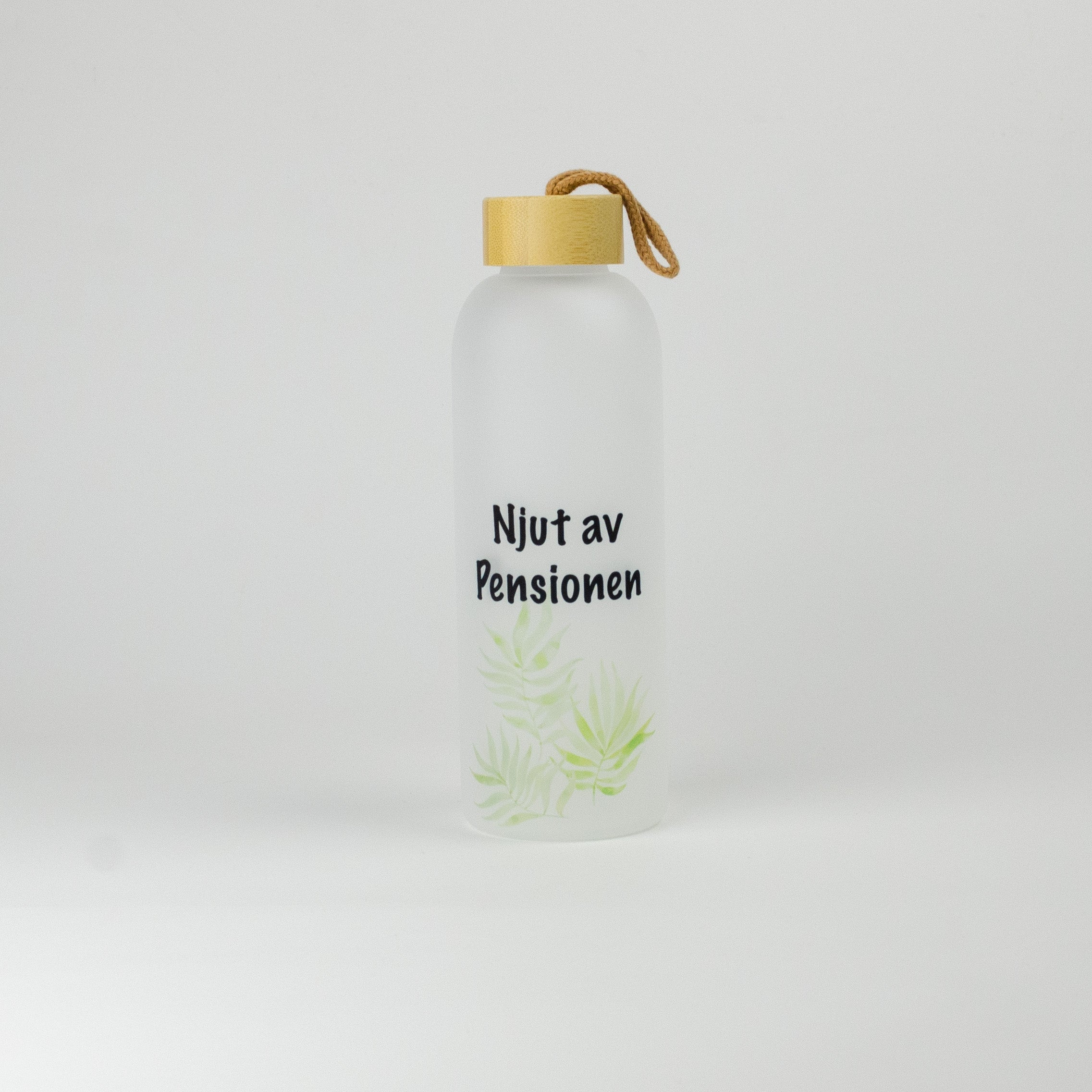 Vattenflaska till kollega | Njut av pensionen | Glasflaska | 750 ml