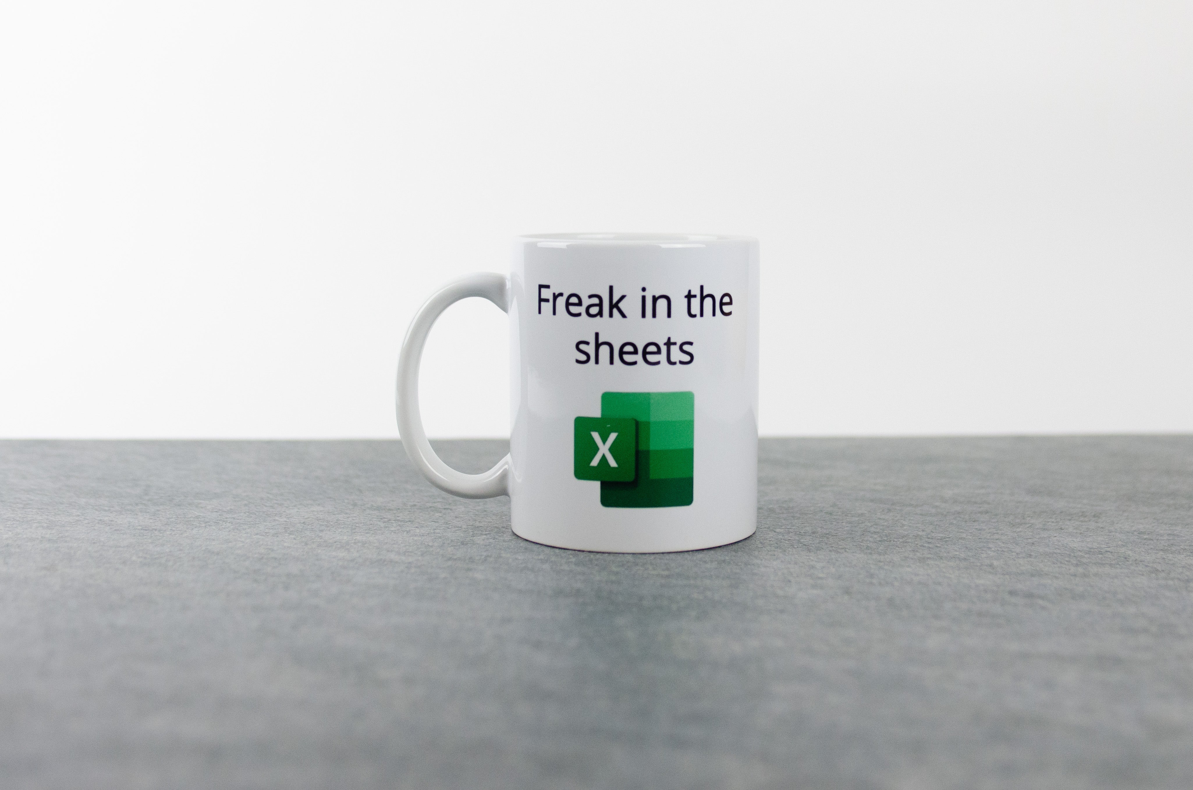 Present till kollega "Freak in the sheets" kaffekopp